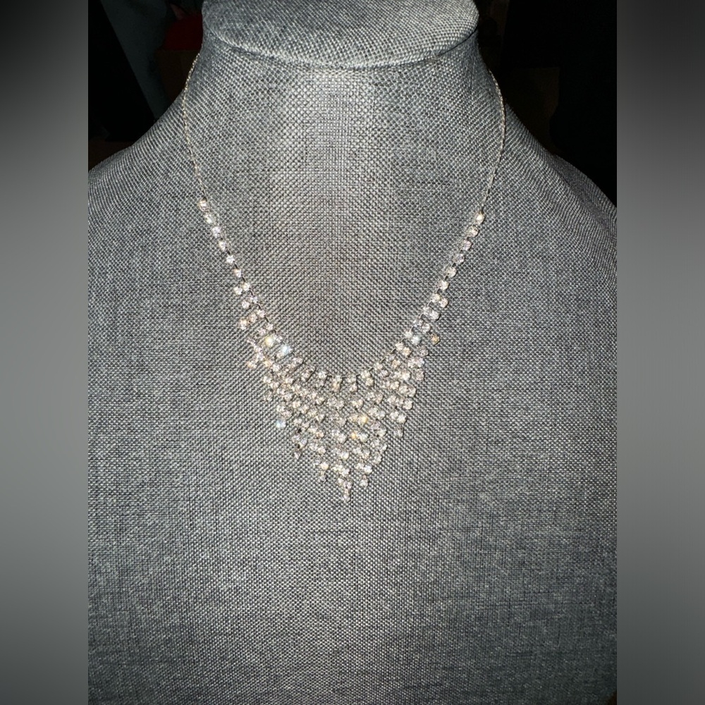 Elegant Silver Necklace🌙